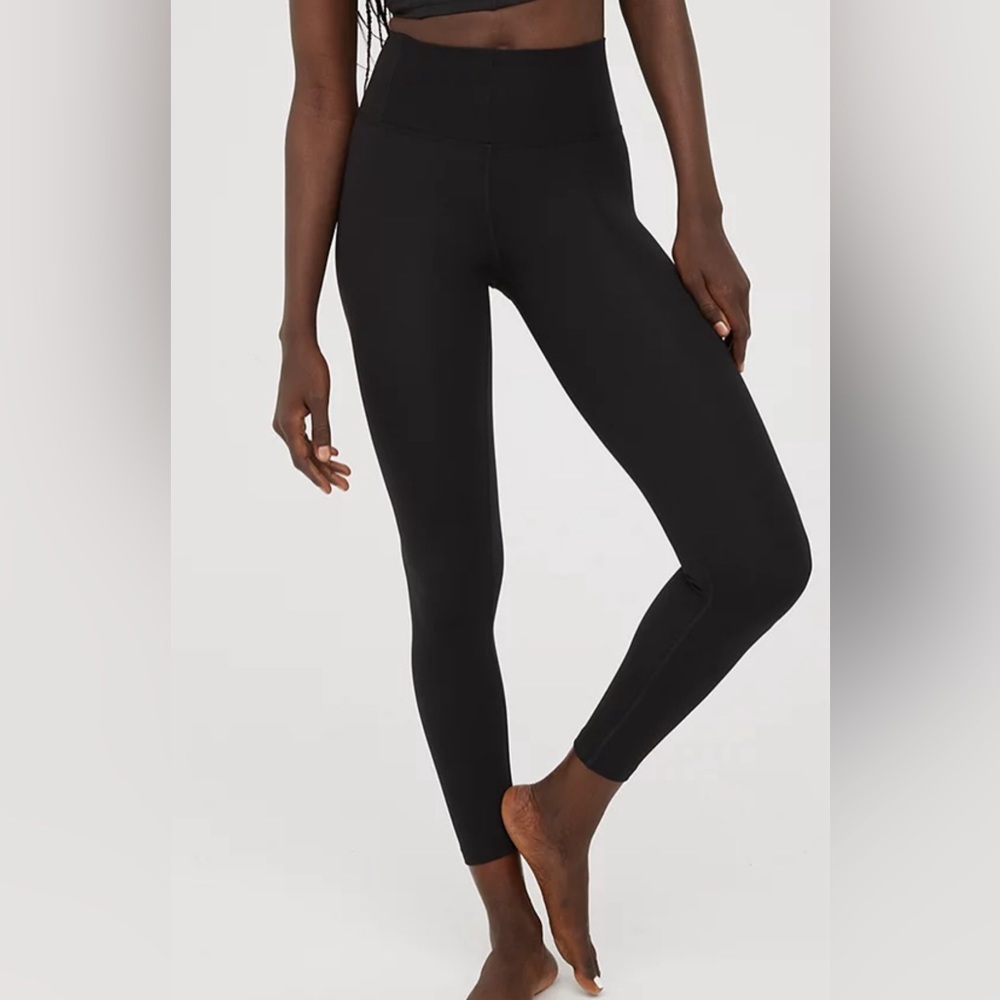 Offline by Aerie Ribbed 7/8 Length Hi Rise‎ Leggings Black Size Medium